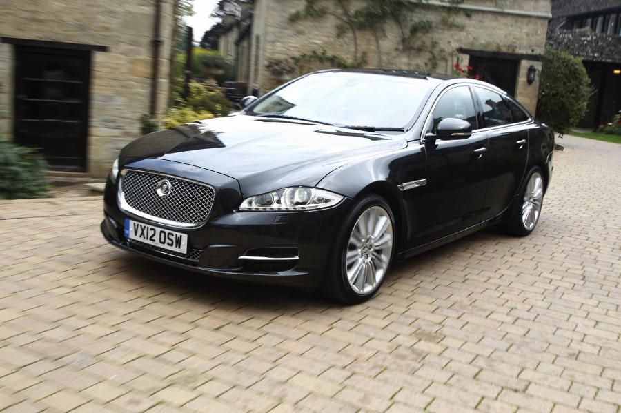  Jaguar XJ 2012 года  (UK) (фото 32 из 121)